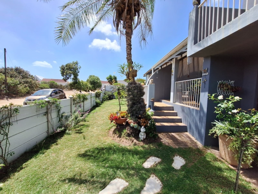 4 Bedroom Property for Sale in Aston Bay Eastern Cape